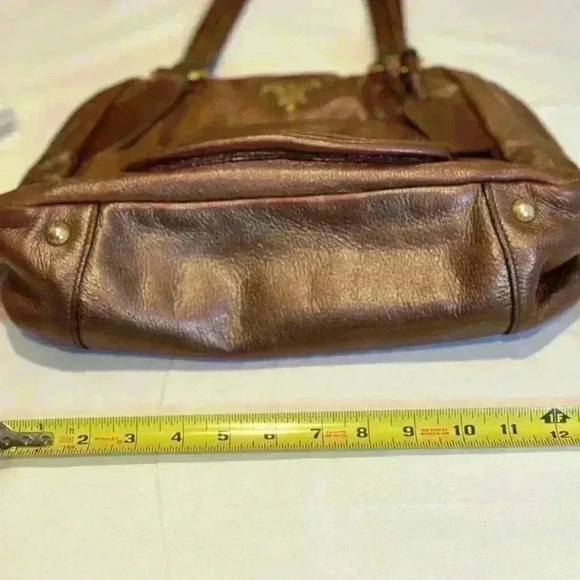 PRADA 🔥🔥Vintage Vitello Daino Shoulder Bag (Brown & Metallic Soft Leather) - Picture 13 of 16